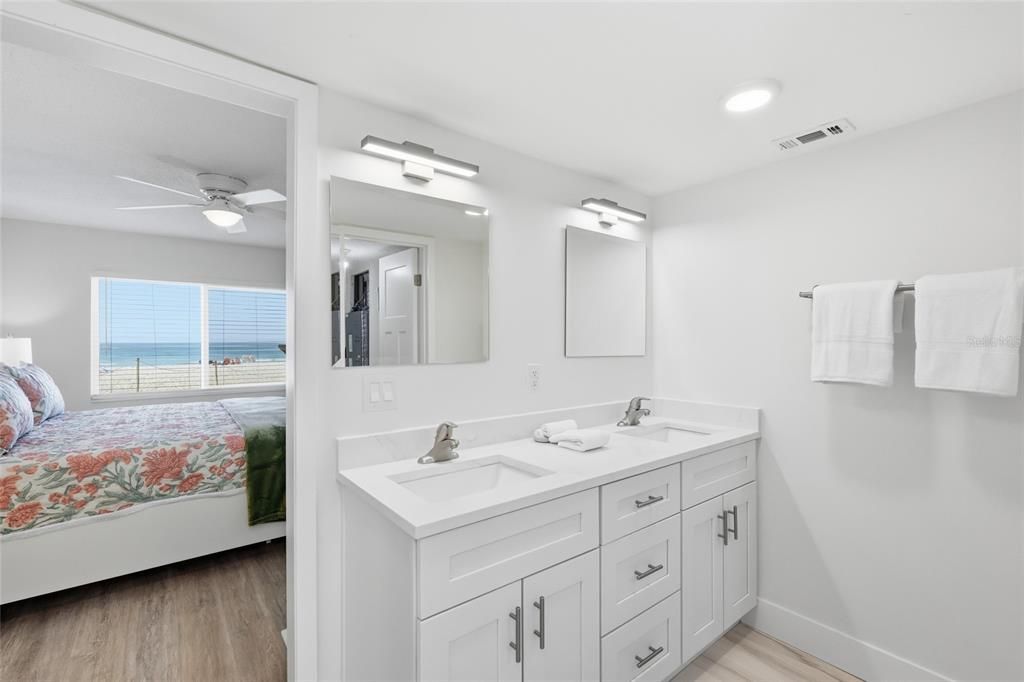 For Sale: $1,150,000 (2 beds, 2 baths, 1081 Square Feet)