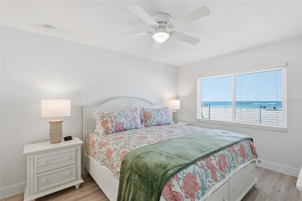 For Sale: $1,150,000 (2 beds, 2 baths, 1081 Square Feet)