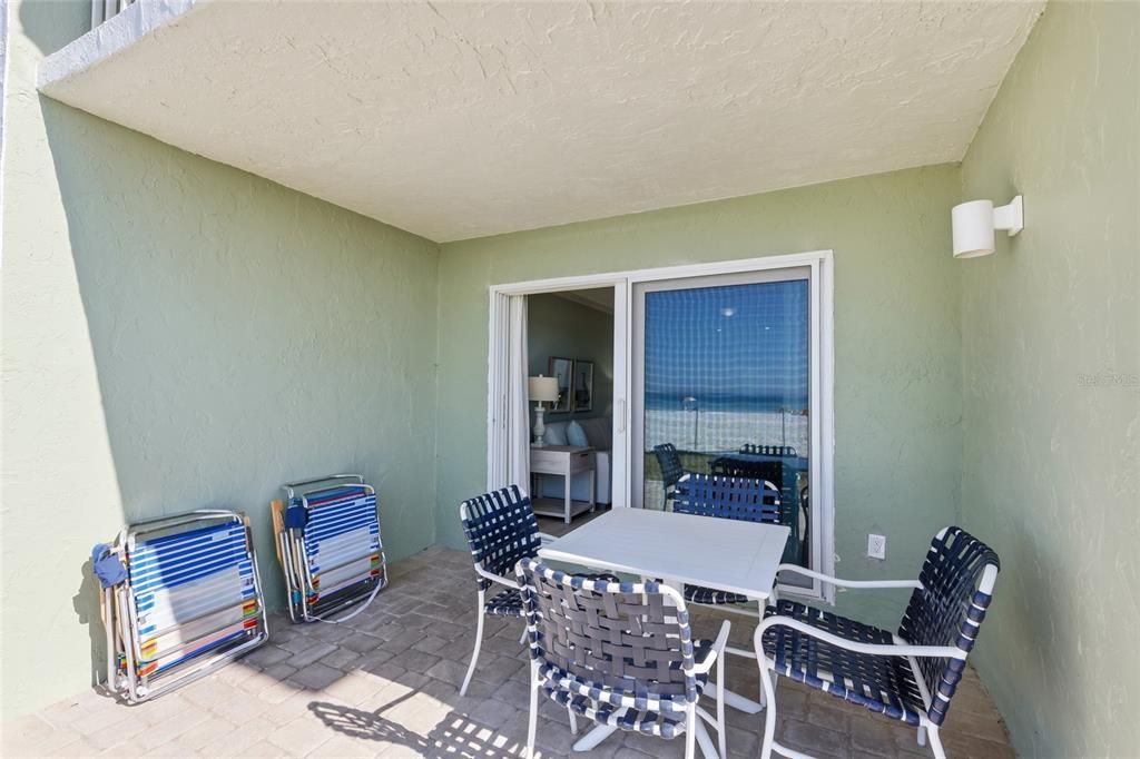 For Sale: $1,150,000 (2 beds, 2 baths, 1081 Square Feet)