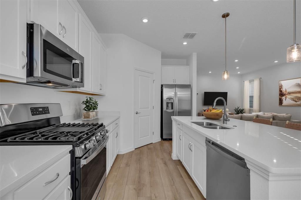 For Sale: $361,990 (3 beds, 2 baths, 1496 Square Feet)