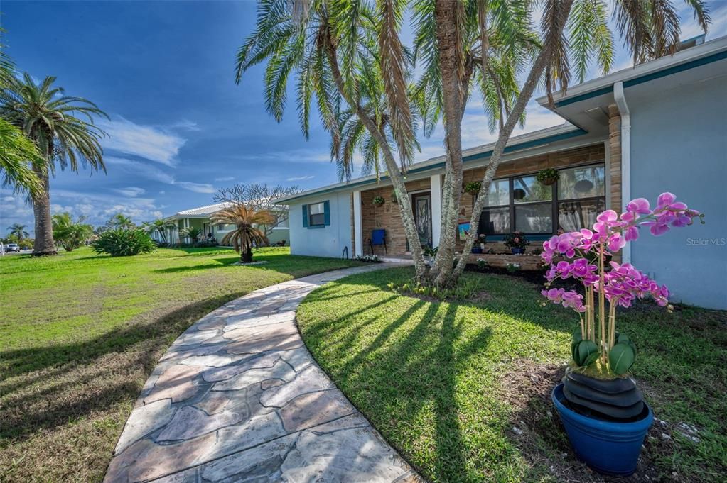 待售: $850,000 (3 贝兹, 3 浴室, 1946 平方英尺)