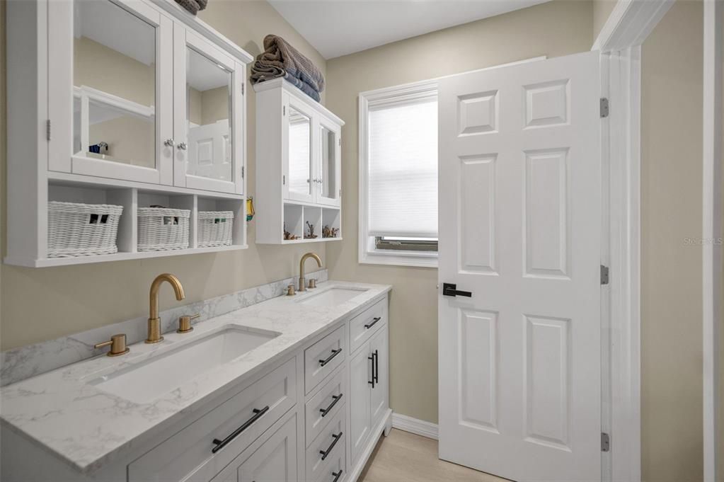 待售: $850,000 (3 贝兹, 3 浴室, 1946 平方英尺)