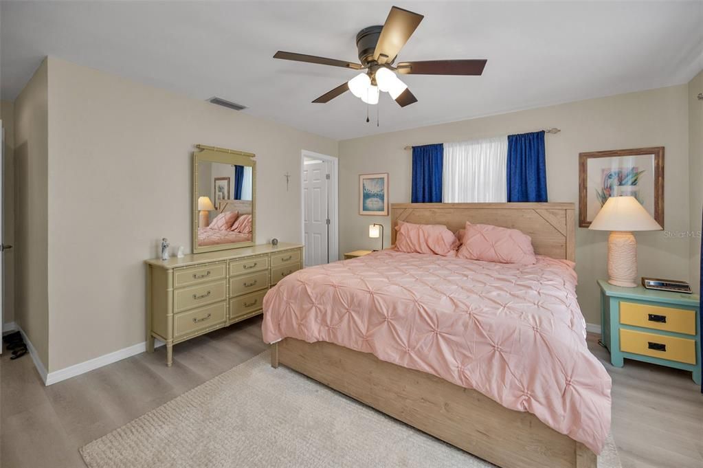 待售: $850,000 (3 贝兹, 3 浴室, 1946 平方英尺)