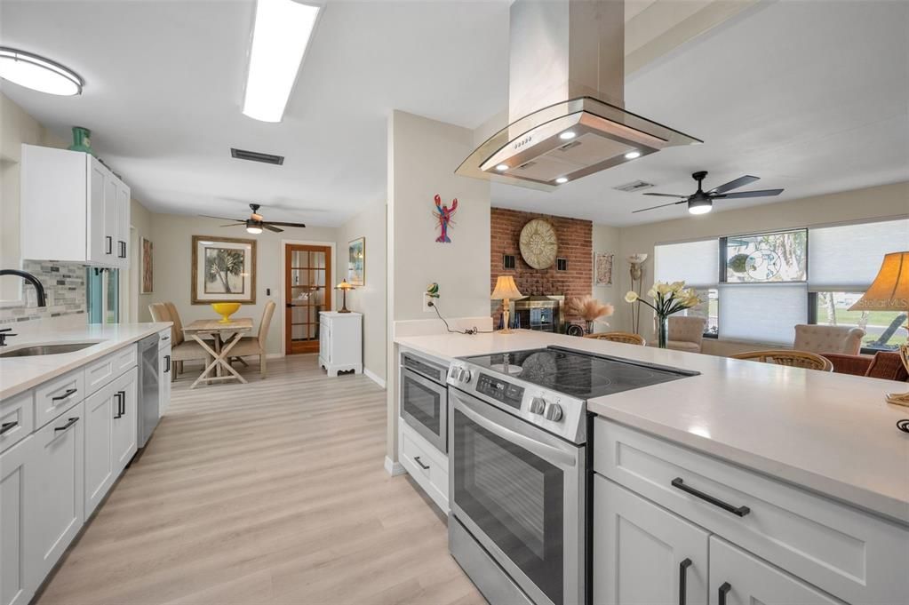 待售: $850,000 (3 贝兹, 3 浴室, 1946 平方英尺)