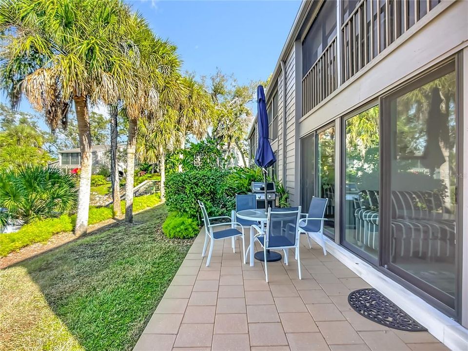 待售: $579,800 (2 贝兹, 2 浴室, 1216 平方英尺)