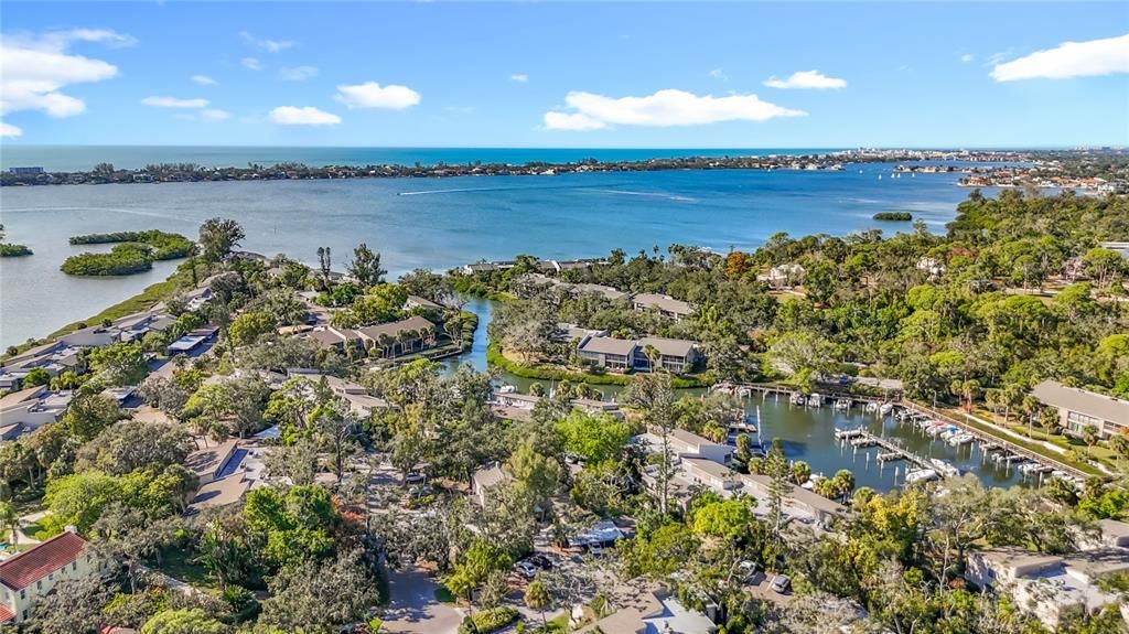 待售: $579,800 (2 贝兹, 2 浴室, 1216 平方英尺)