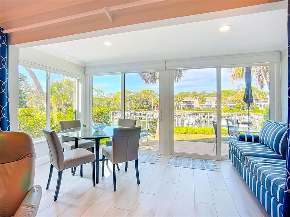 待售: $579,800 (2 贝兹, 2 浴室, 1216 平方英尺)