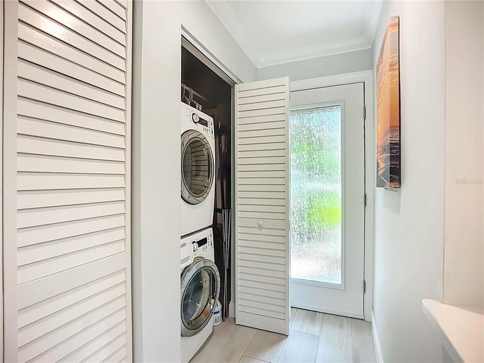 待售: $579,800 (2 贝兹, 2 浴室, 1216 平方英尺)