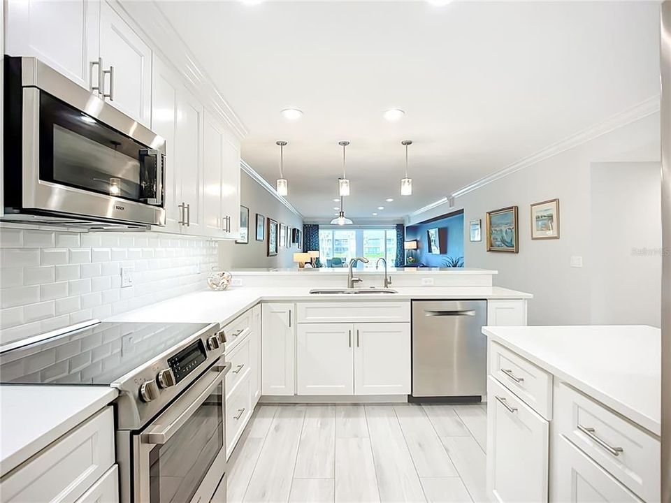 待售: $579,800 (2 贝兹, 2 浴室, 1216 平方英尺)