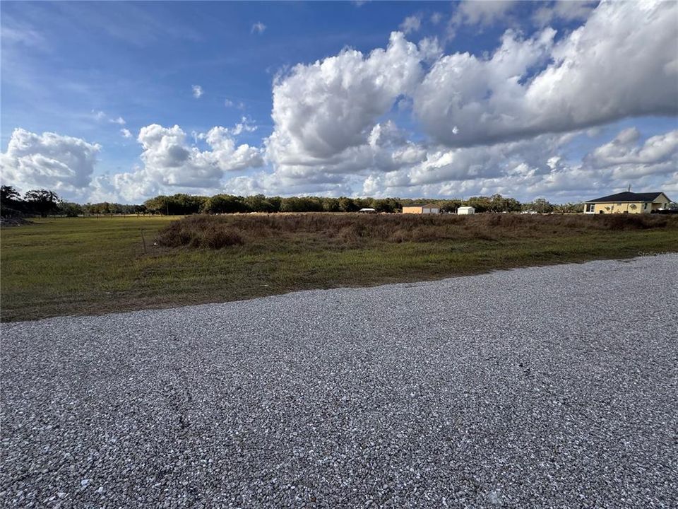 待售: $85,000 (1.52 acres)