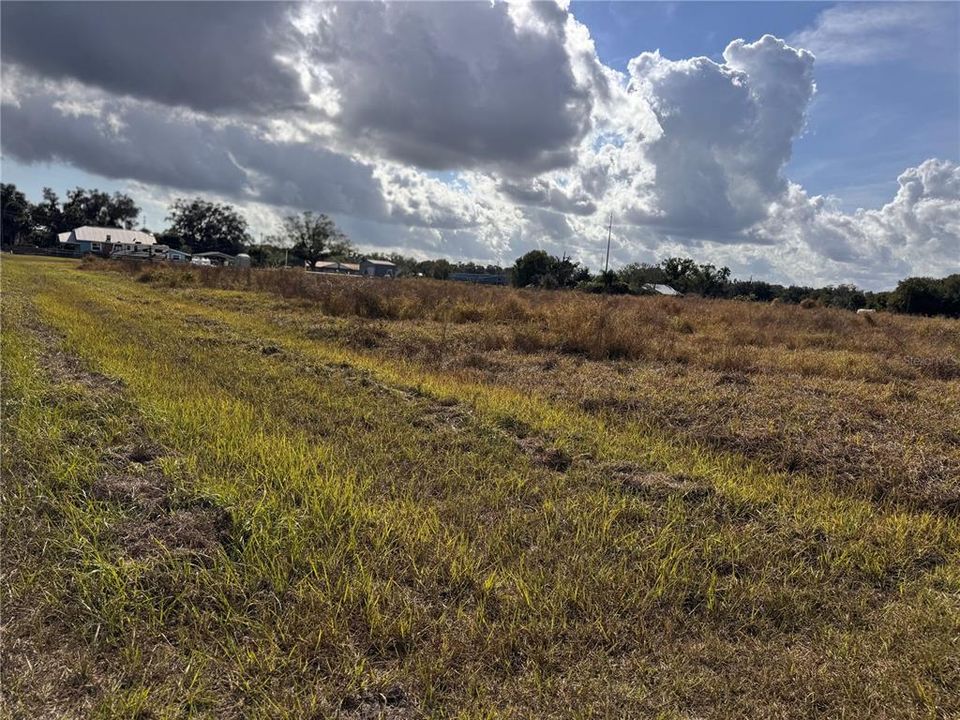 待售: $85,000 (1.52 acres)