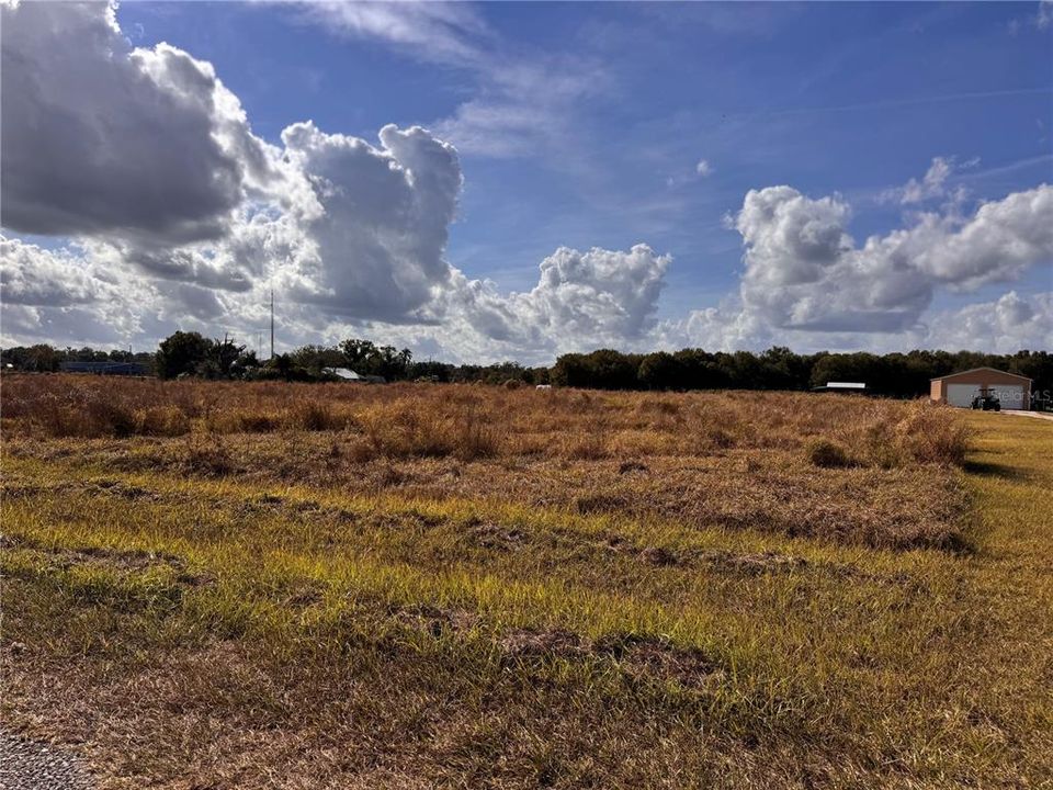 待售: $85,000 (1.52 acres)