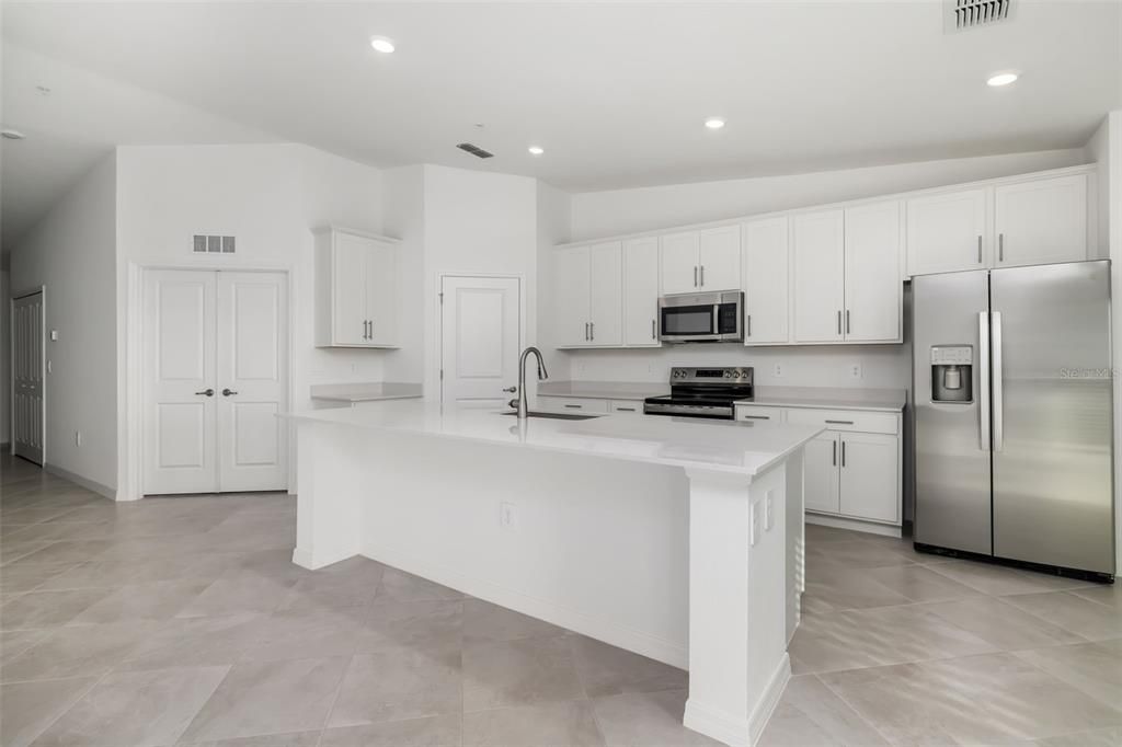 For Rent: $3,100 (2 beds, 2 baths, 1366 Square Feet)