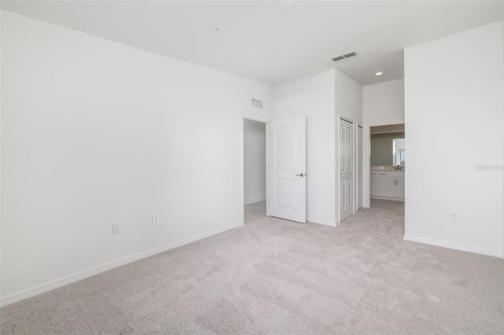 For Rent: $3,100 (2 beds, 2 baths, 1366 Square Feet)