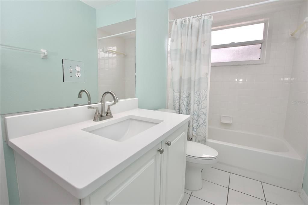 For Sale: $314,900 (2 beds, 2 baths, 1861 Square Feet)