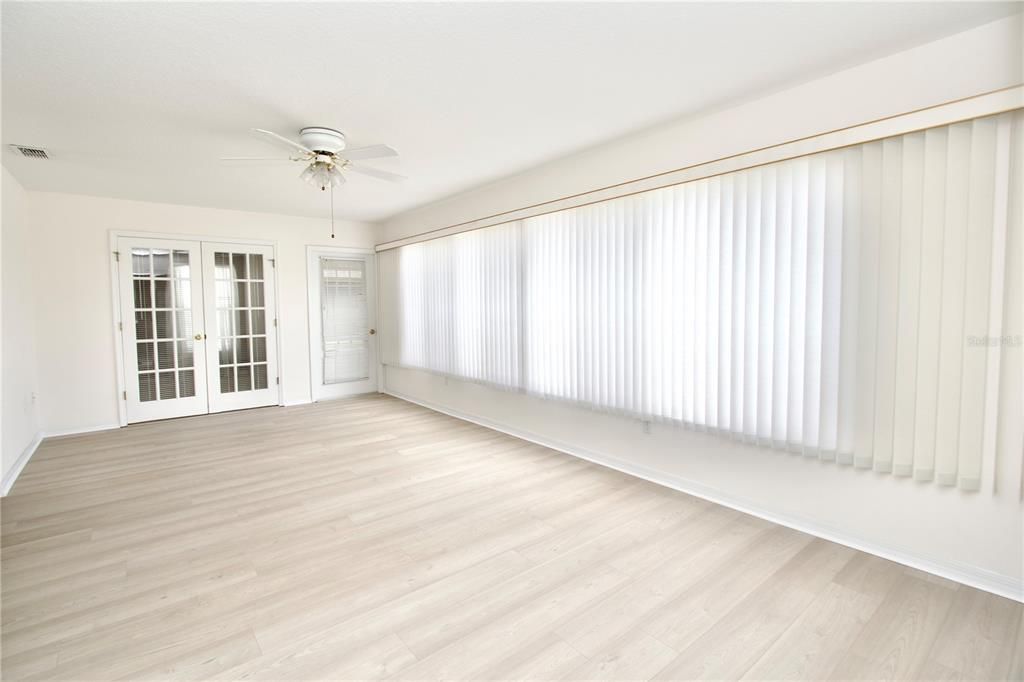 For Sale: $314,900 (2 beds, 2 baths, 1861 Square Feet)