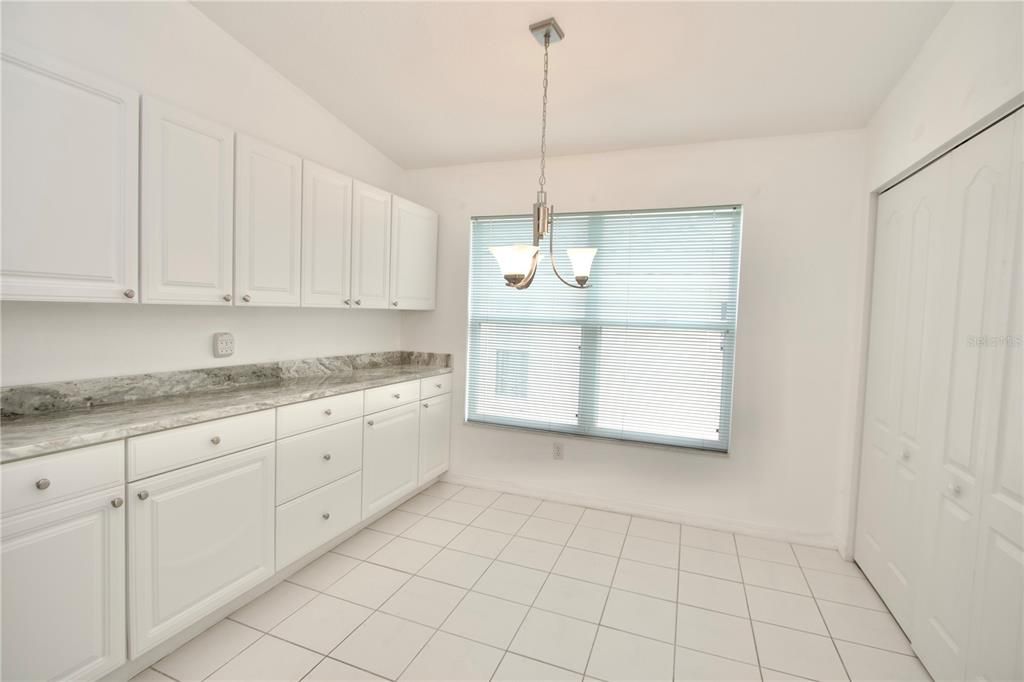 For Sale: $314,900 (2 beds, 2 baths, 1861 Square Feet)