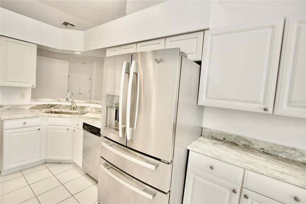 For Sale: $314,900 (2 beds, 2 baths, 1861 Square Feet)