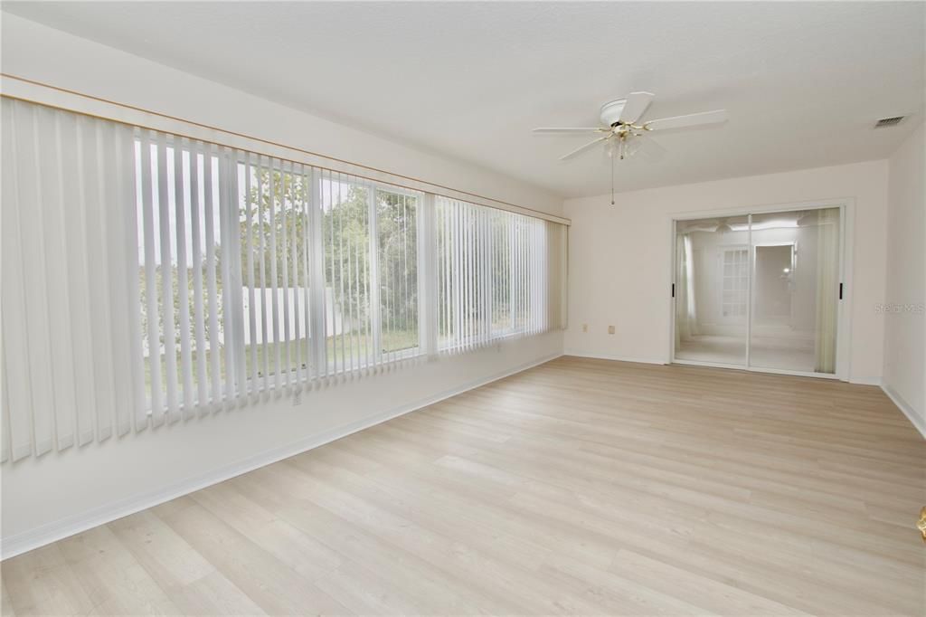 For Sale: $314,900 (2 beds, 2 baths, 1861 Square Feet)