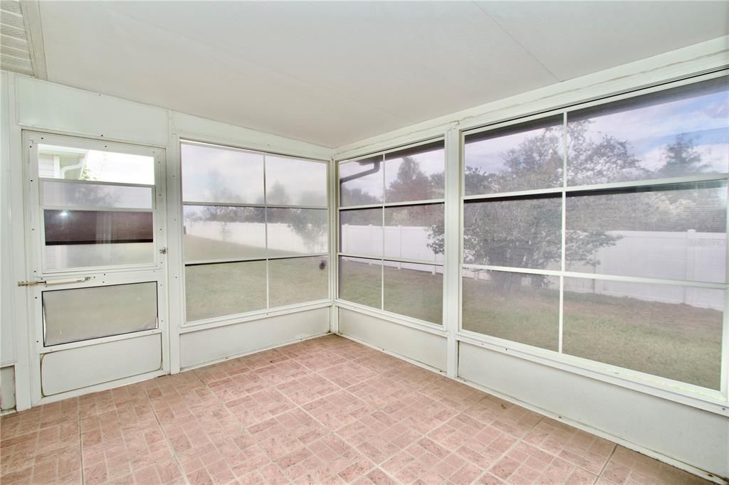 For Sale: $314,900 (2 beds, 2 baths, 1861 Square Feet)