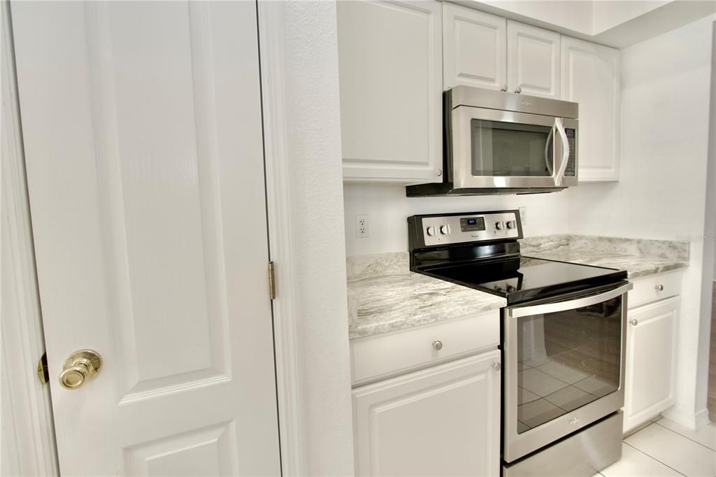 For Sale: $314,900 (2 beds, 2 baths, 1861 Square Feet)