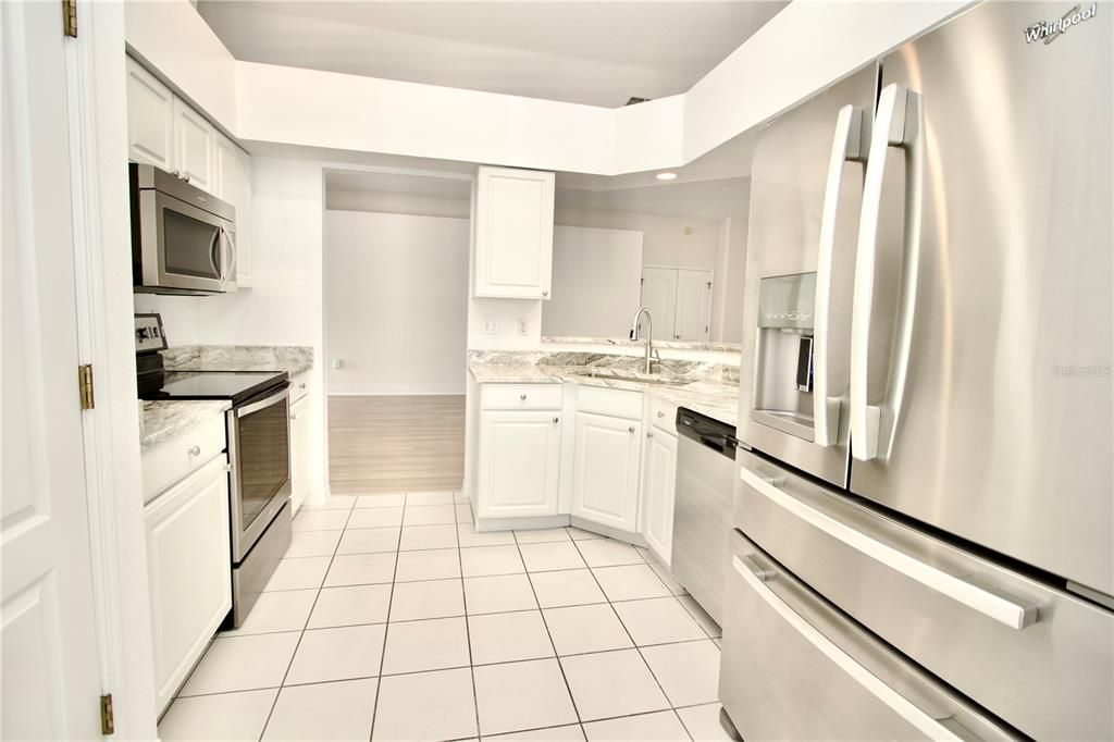 For Sale: $314,900 (2 beds, 2 baths, 1861 Square Feet)