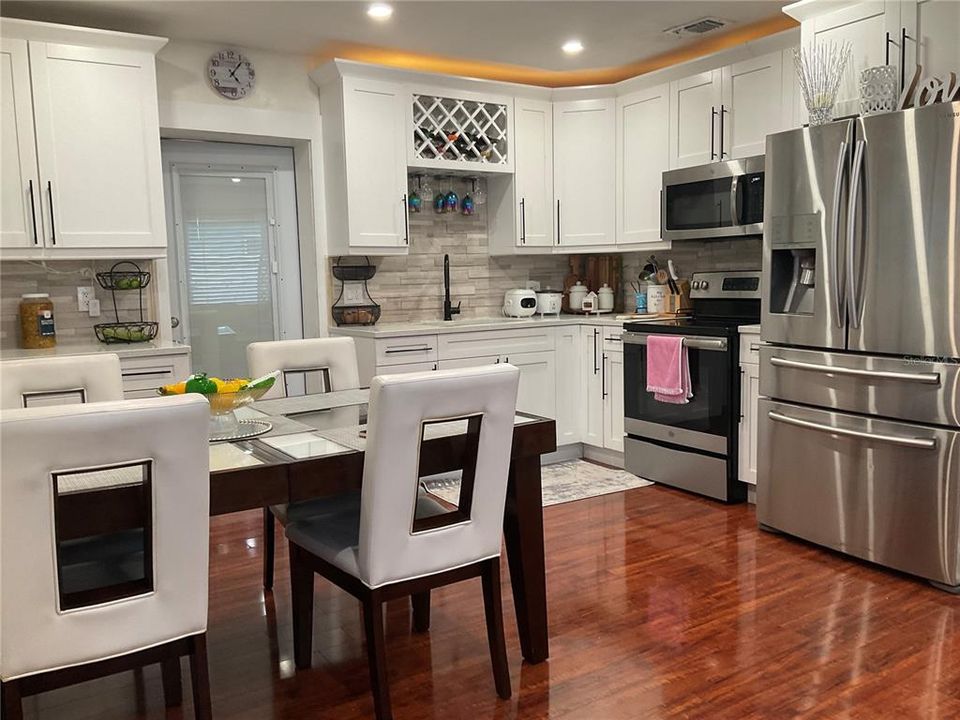 For Sale: $460,000 (3 beds, 2 baths, 1152 Square Feet)