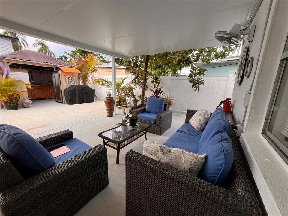 For Sale: $460,000 (3 beds, 2 baths, 1152 Square Feet)