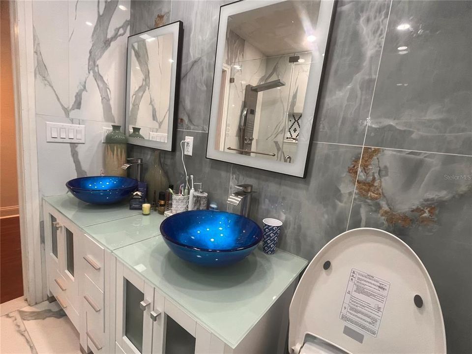 For Sale: $460,000 (3 beds, 2 baths, 1152 Square Feet)