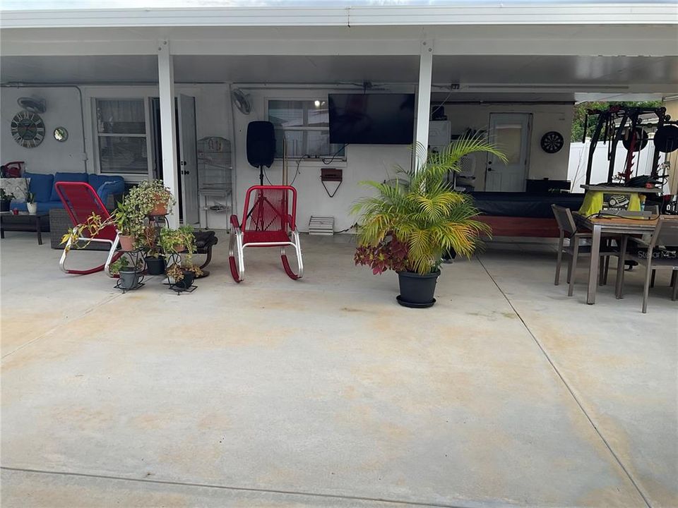 For Sale: $460,000 (3 beds, 2 baths, 1152 Square Feet)