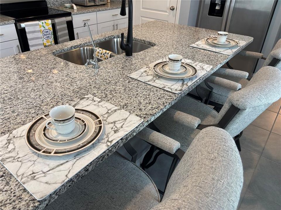 For Sale: $344,900 (3 beds, 2 baths, 1666 Square Feet)