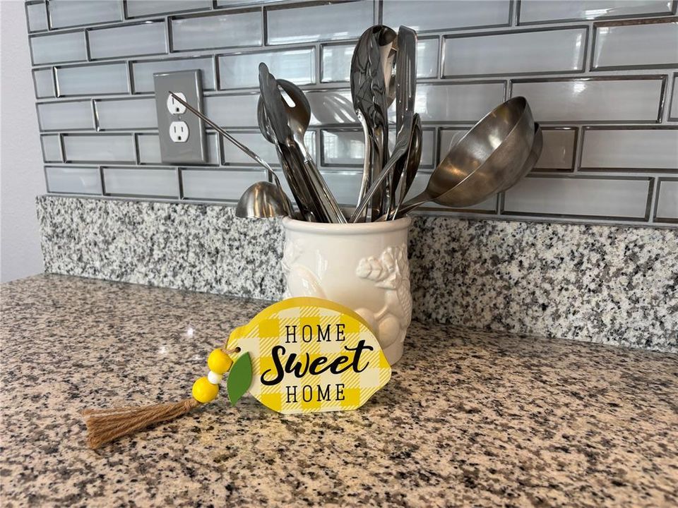 For Sale: $344,900 (3 beds, 2 baths, 1666 Square Feet)