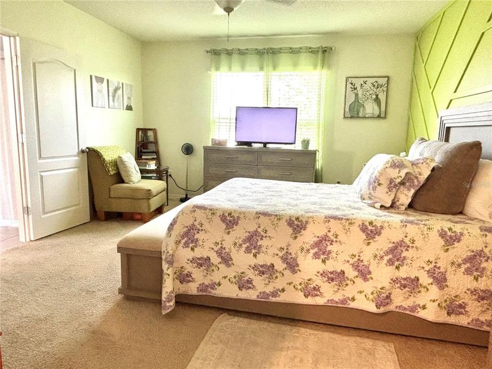 For Sale: $344,900 (3 beds, 2 baths, 1666 Square Feet)