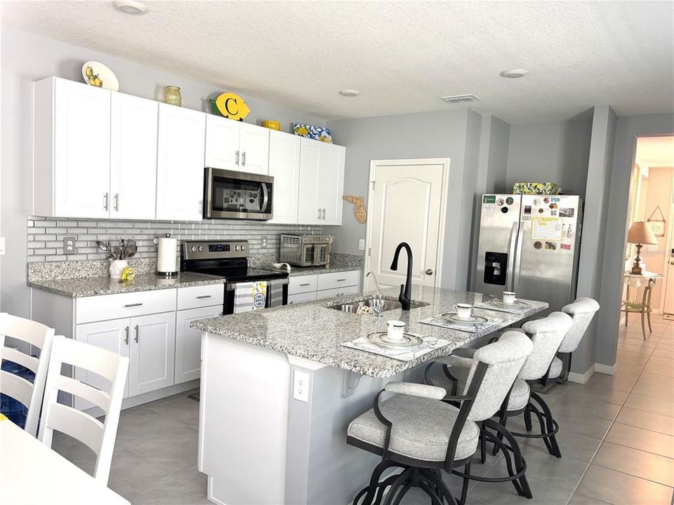 For Sale: $344,900 (3 beds, 2 baths, 1666 Square Feet)