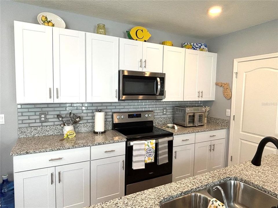 For Sale: $344,900 (3 beds, 2 baths, 1666 Square Feet)