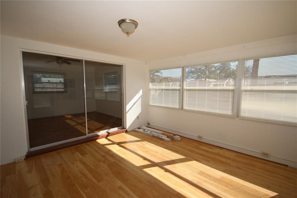 For Rent: $2,200 (2 beds, 2 baths, 1036 Square Feet)