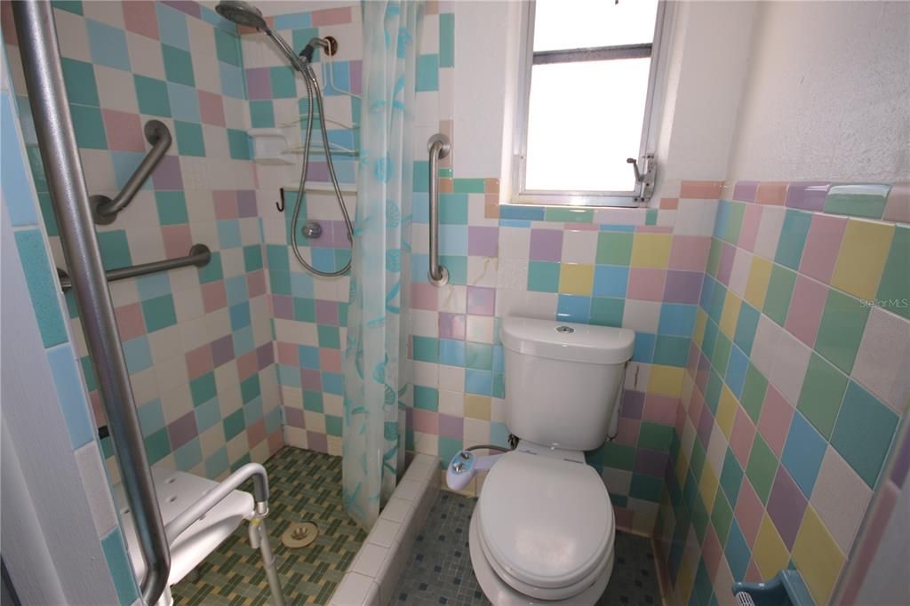 For Rent: $2,200 (2 beds, 2 baths, 1036 Square Feet)