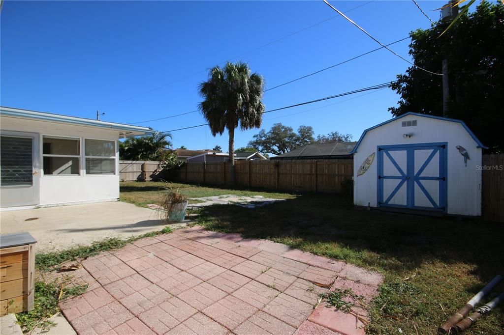 For Rent: $2,200 (2 beds, 2 baths, 1036 Square Feet)