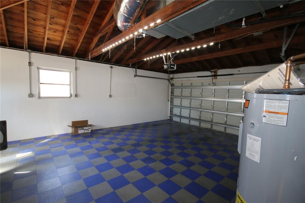 For Rent: $2,200 (2 beds, 2 baths, 1036 Square Feet)