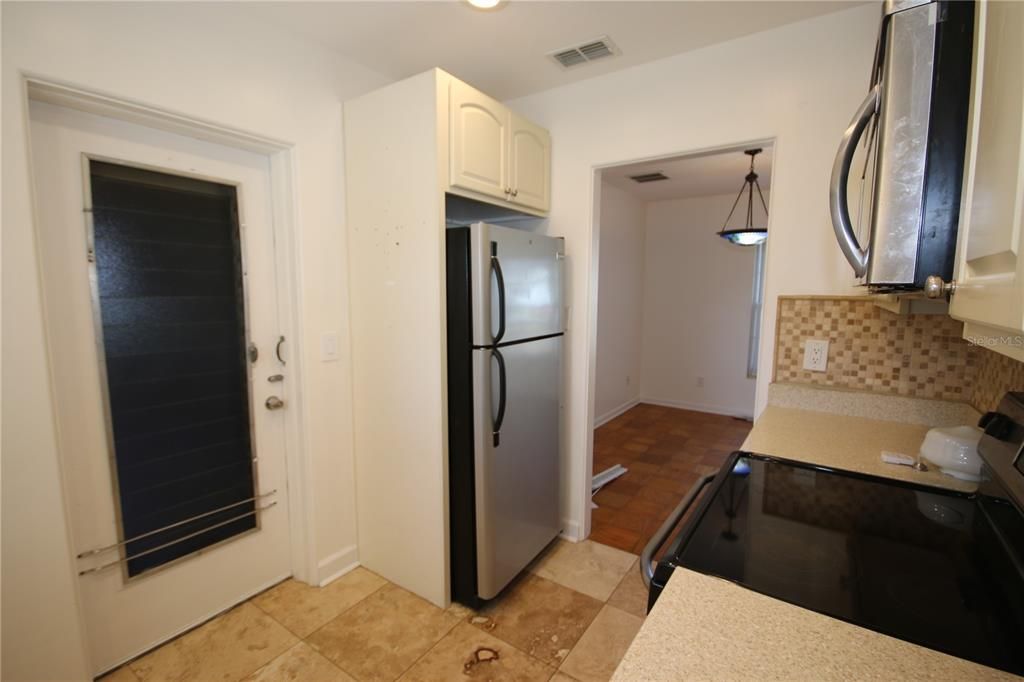 For Rent: $2,200 (2 beds, 2 baths, 1036 Square Feet)