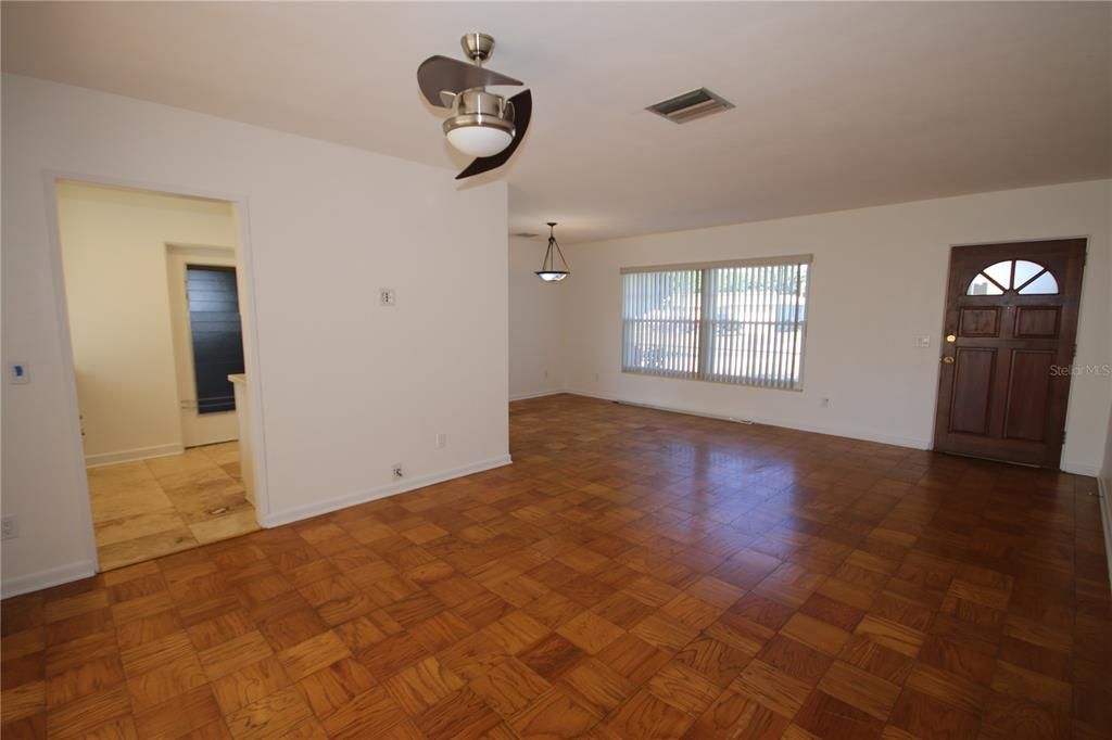 For Rent: $2,200 (2 beds, 2 baths, 1036 Square Feet)
