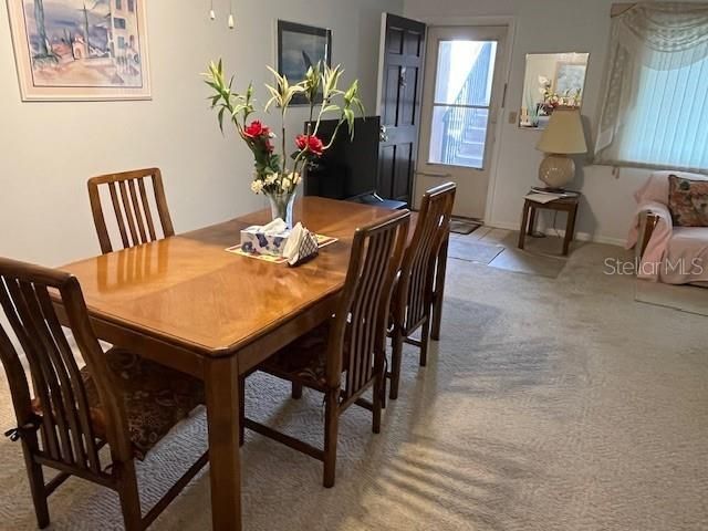 For Sale: $159,000 (2 beds, 1 baths, 837 Square Feet)