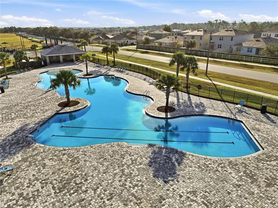 For Sale: $409,999 (5 beds, 3 baths, 2892 Square Feet)