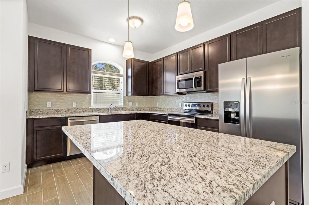 For Rent: $1,995 (3 beds, 2 baths, 1442 Square Feet)