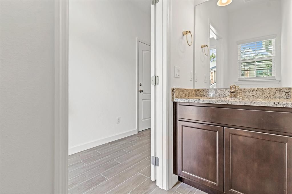 For Rent: $1,995 (3 beds, 2 baths, 1442 Square Feet)