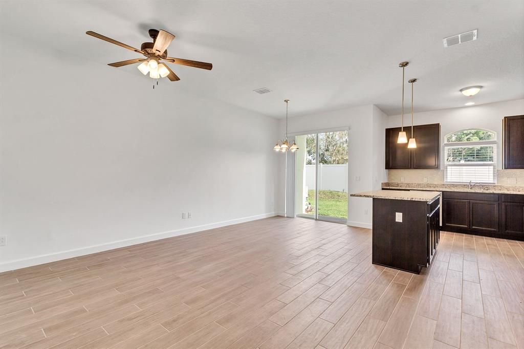 For Rent: $1,995 (3 beds, 2 baths, 1442 Square Feet)