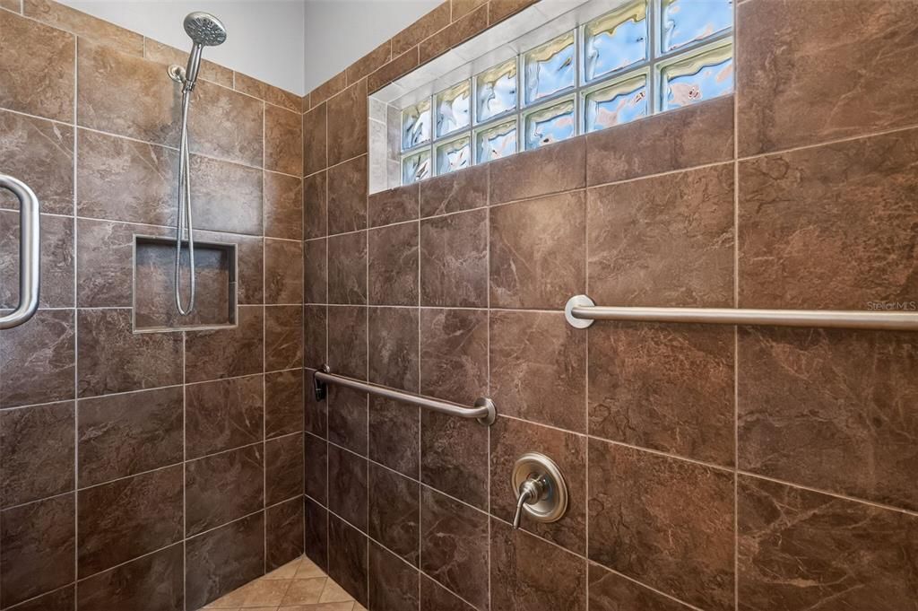 На продажу: $510,000 (3 спален, 2 ванн, 1919 Квадратных фут)