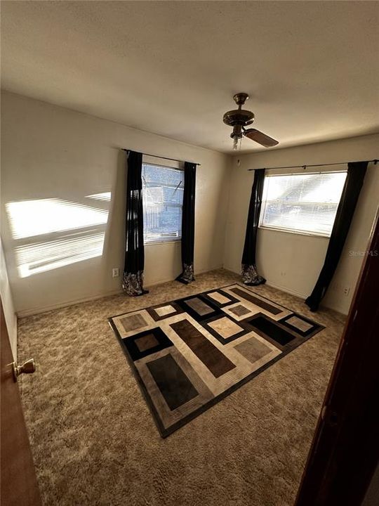 En Venta: $260,000 (3 camas, 1 baños, 950 Pies cuadrados)