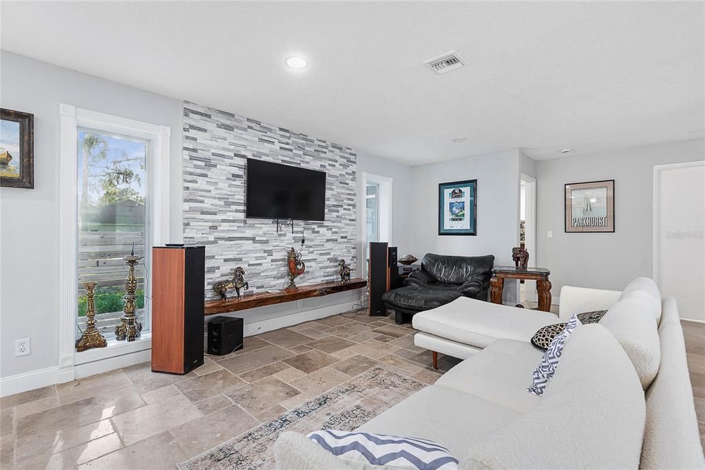 待售: $1,000,000 (0 贝兹, 0 浴室, 2000 平方英尺)