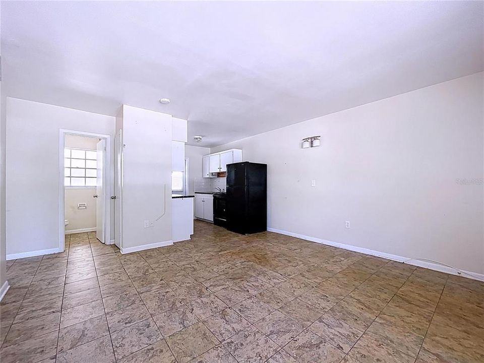 For Sale: $1,050,000 (4 beds, 2 baths, 1344 Square Feet)